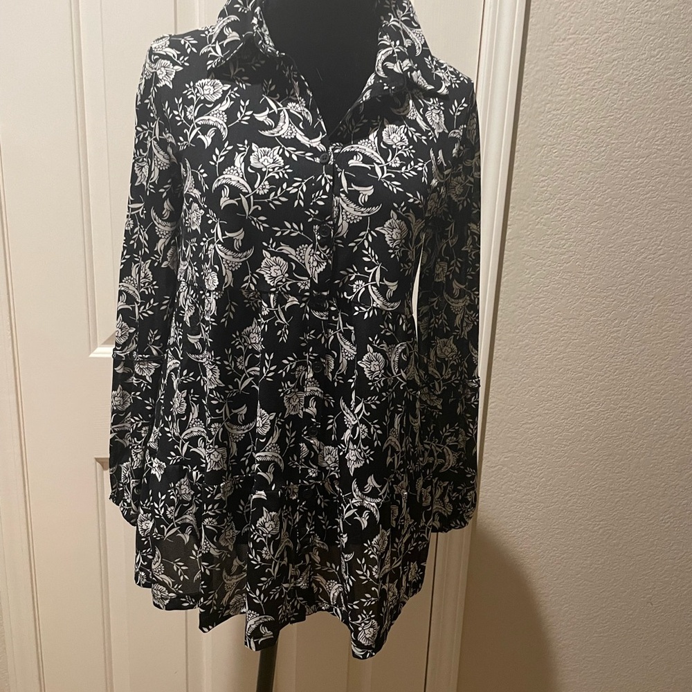 Style & Co. Black and White Floral Button Down Tunic